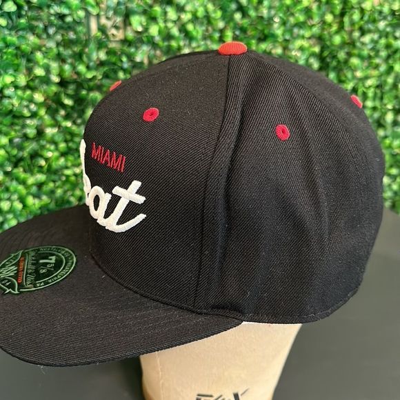 Mitchell & Ness Black Miami Heat Foundation White Script Fitted Hat, Size 7 5/8! - Picture 2 of 6